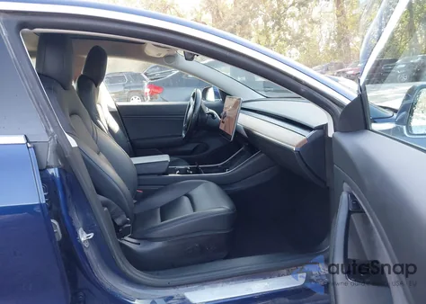 2018 Tesla Model 3 Long Range/Performance z USA, uszkodzony, nr VIN 5YJ3E1EB1JF130709